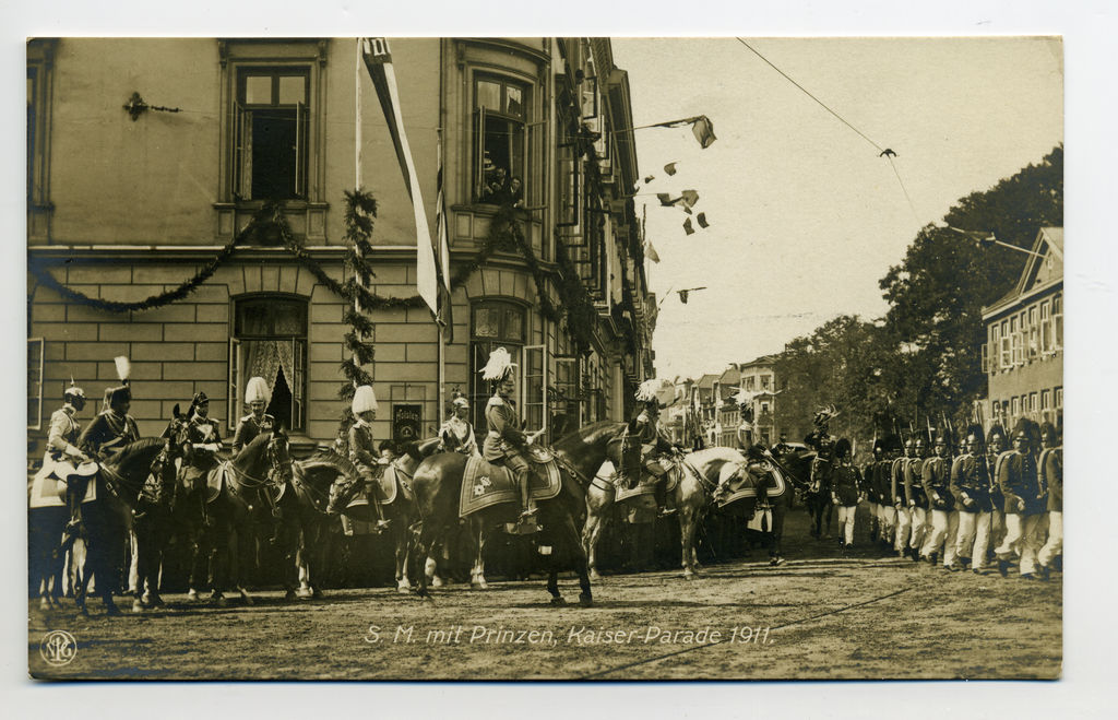 Postkarte: Wilhelm II. bei der "Kaiser-Parade", 1911
