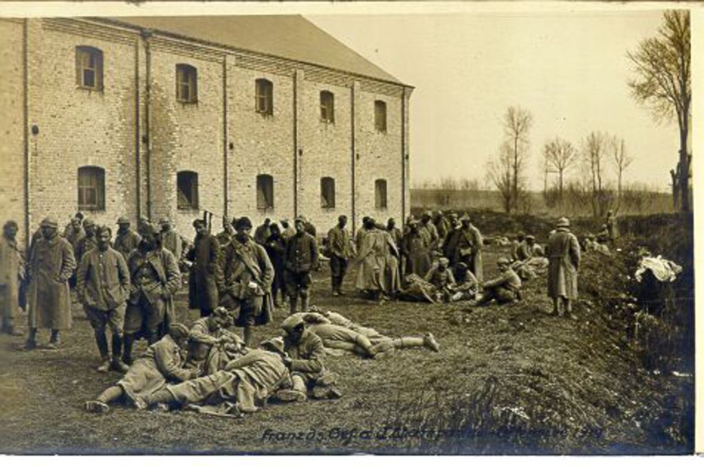 Exponat: Postkarte: Französische Kriegsgefangene in der Champagne, 1917