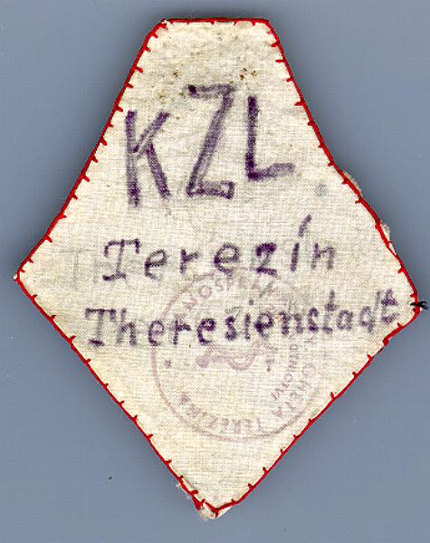 Exponat: Textil: Abzeichen des medizinischen Dienstes im Konzentrationslager Theresienstadt, 1941-1945