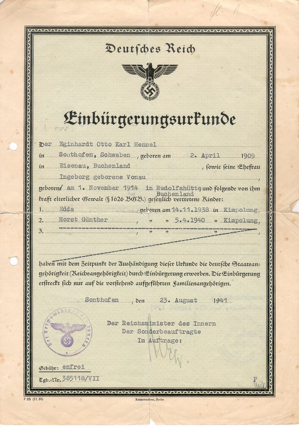 Exponat: Einbürgerungsurkunde für die deutschstämmige Familie Hennel aus der Nordbukowina, 1941