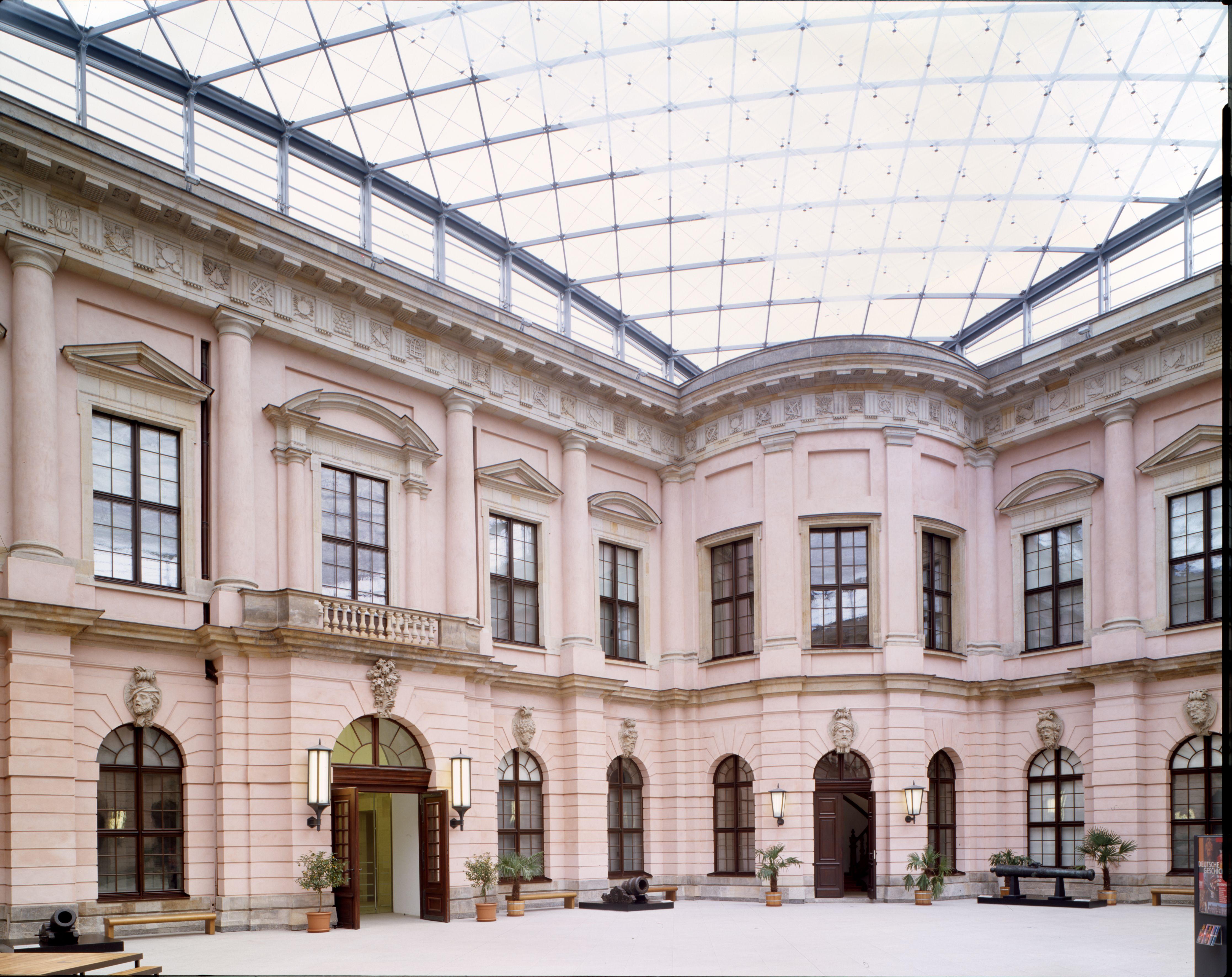 LeMO Objekt Blick in den Schlüterhof des Deutschen Historischen