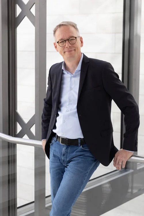 [Translate to English:] Porträtfoto von Dr. Matthias Miller