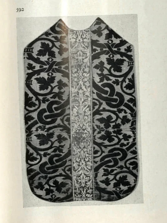 Fig. 8 Illustration of the chasuble in the auction catalogue for the 448th auction at Math. Lempertz in Cologne in 1957, lot number 592, plate 51.