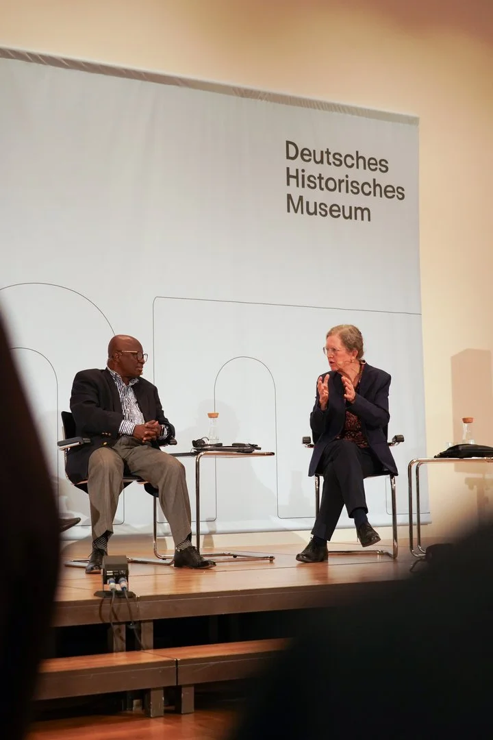 Ansicht der beiden Podiumsgäste im Gespräch