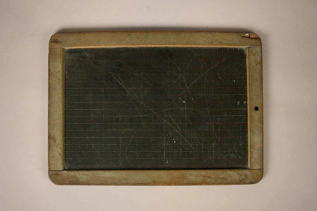 Slate in beechwood frame, ca. 1945 © DHM Slate in beechwood frame, ca. 1945 © DHM