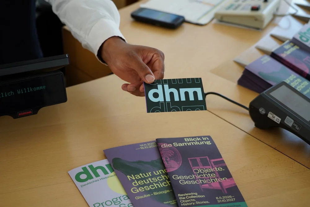 Eintrittsticket, Ausstellungs- und Programmflyer im neuen Design