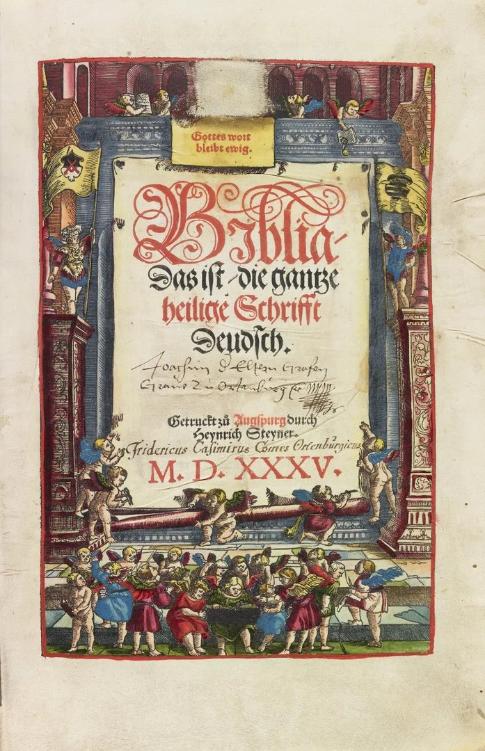 Das Foto zeigt das reich kolorierte Titelblatt der Ortenburg-Bibel von 1535