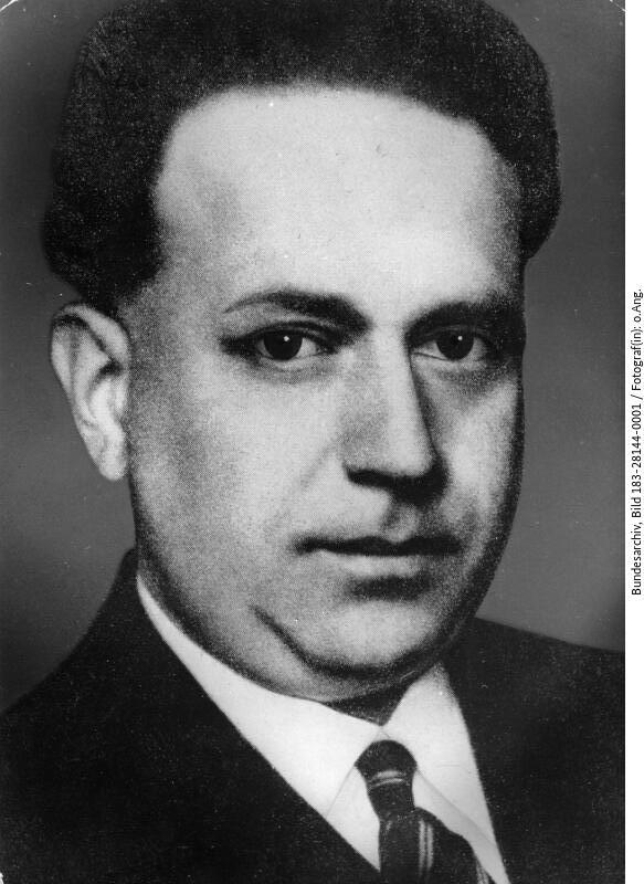 Kurt Tucholsky, 1925/1935 (um)