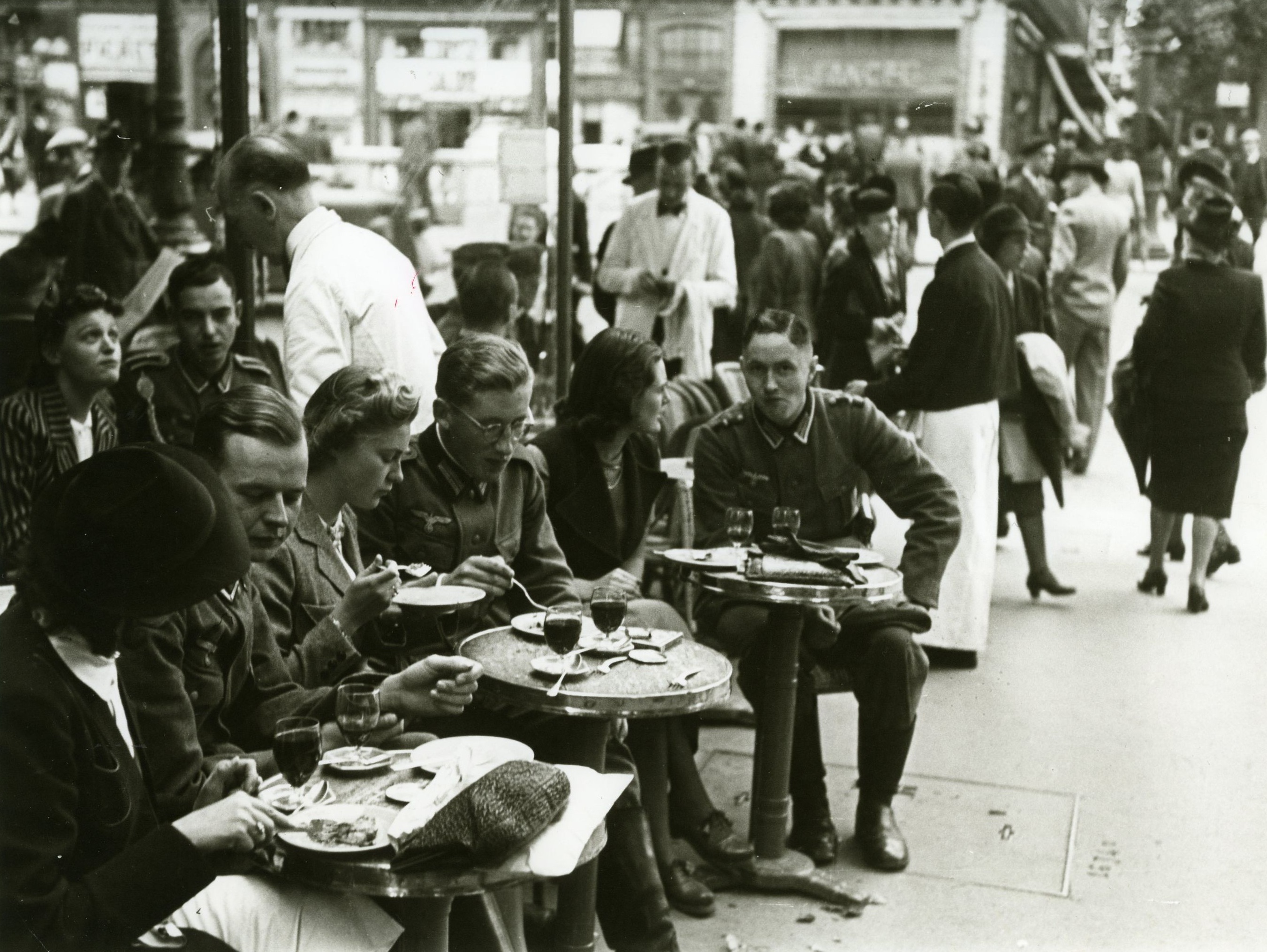 Deutsche Soldaten in Paris, 1940