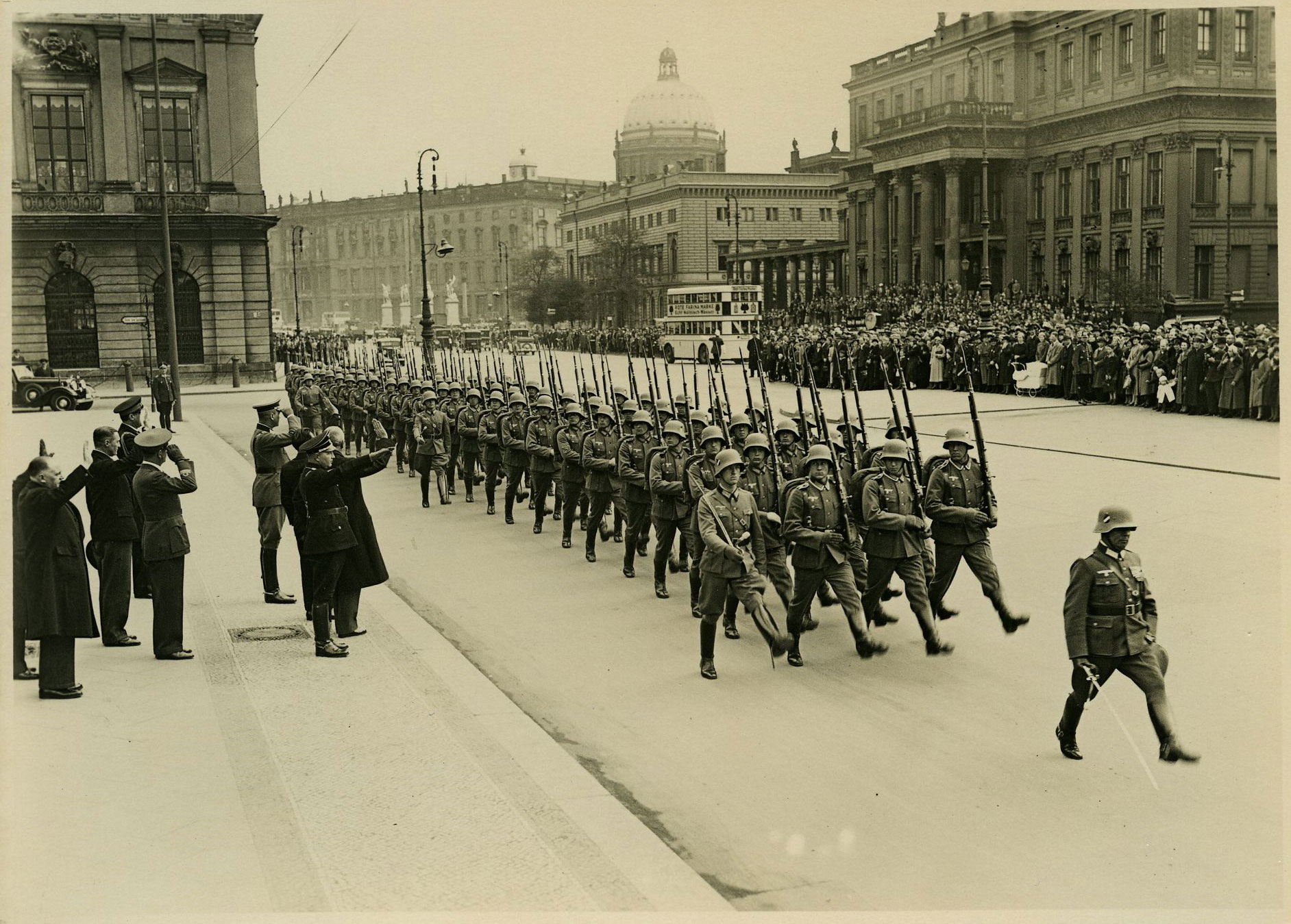 Aufzug der Wache Unter den Linden, um 1936