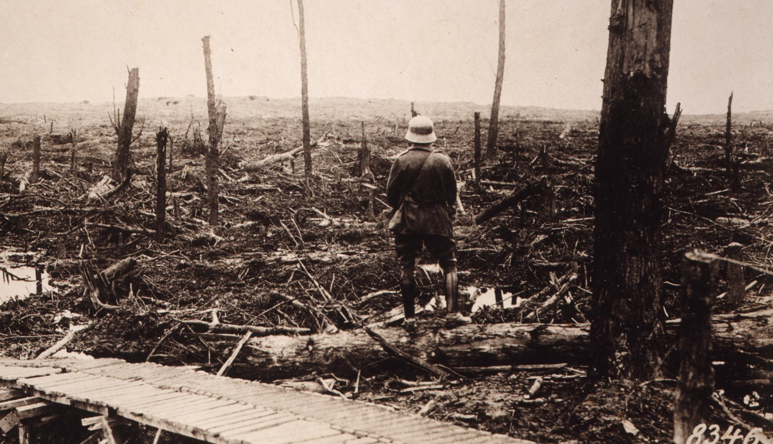 Im versumpften Kampfgelände vor Armentières, 1918
