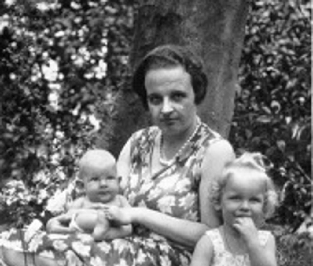 Manfred Müller mit seiner Mutter und Schwester Eva