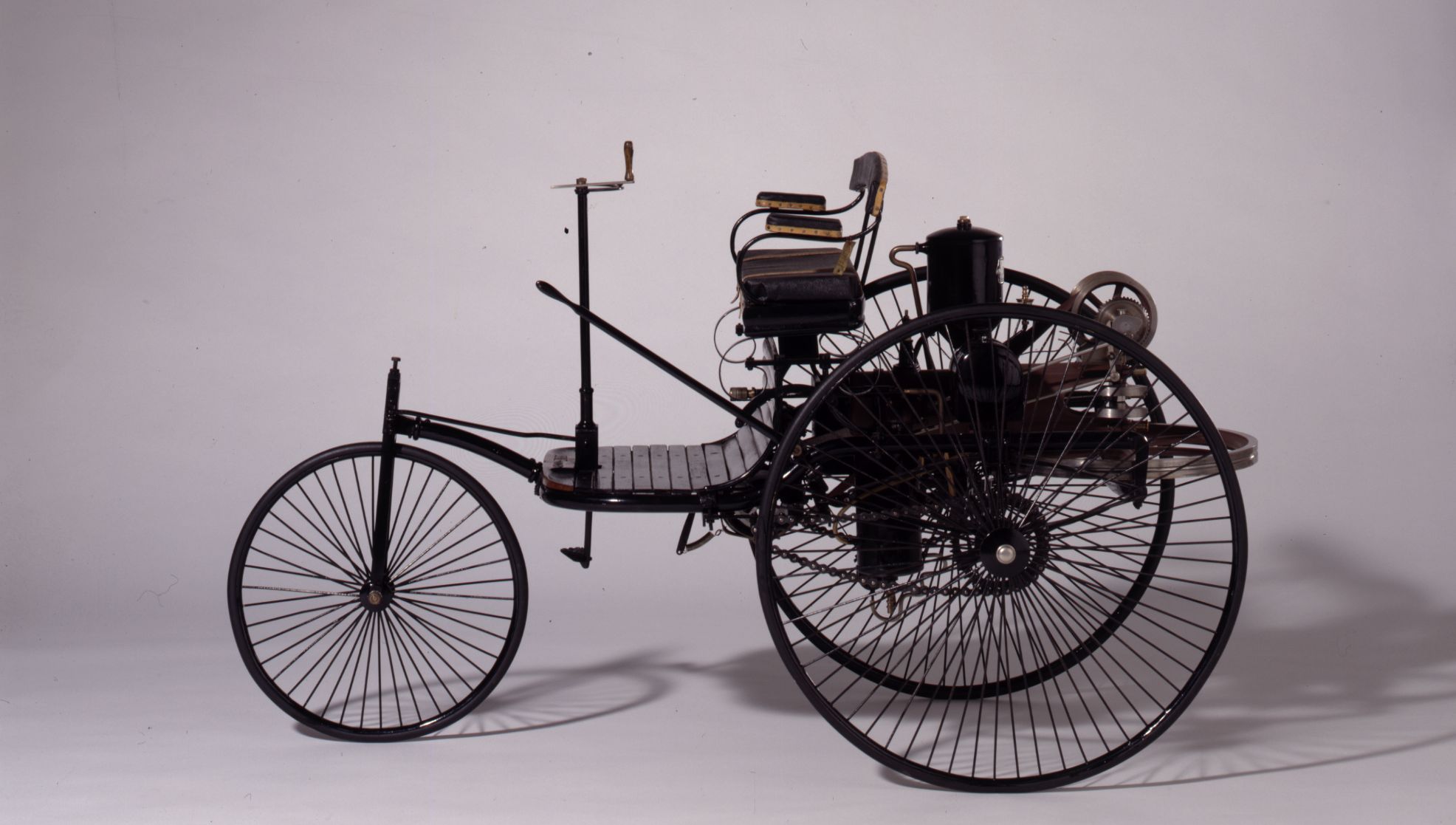 Modell des ersten "Patent-Motorwagens" von Carl Benz aus dem Jahr 1886