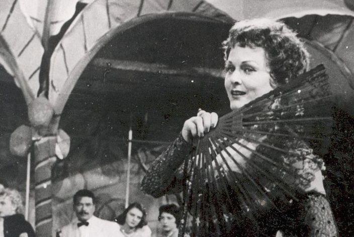 Marika Rökk in dem Film "Die geschiedene Frau", 1953