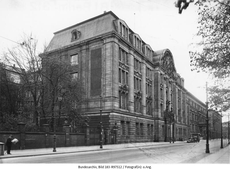 Foto: Prinz-Albrecht-Straße 8, ab 1939 Zentrale des Reichssicherheitshauptamtes (RSHA)