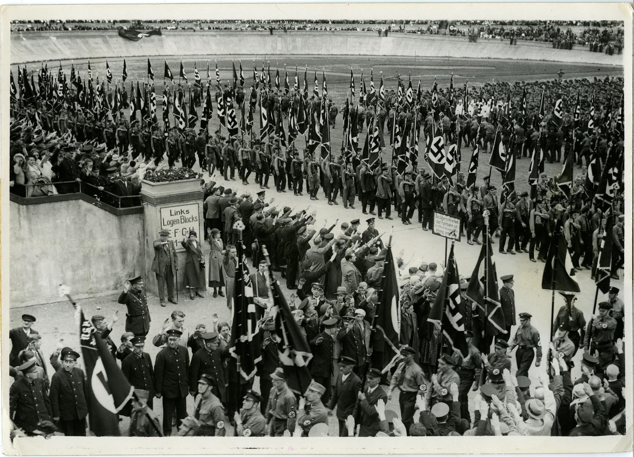Appell der Nationalsozialistischen Betriebszellen-Organisation im Berliner Grunewald-Stadion