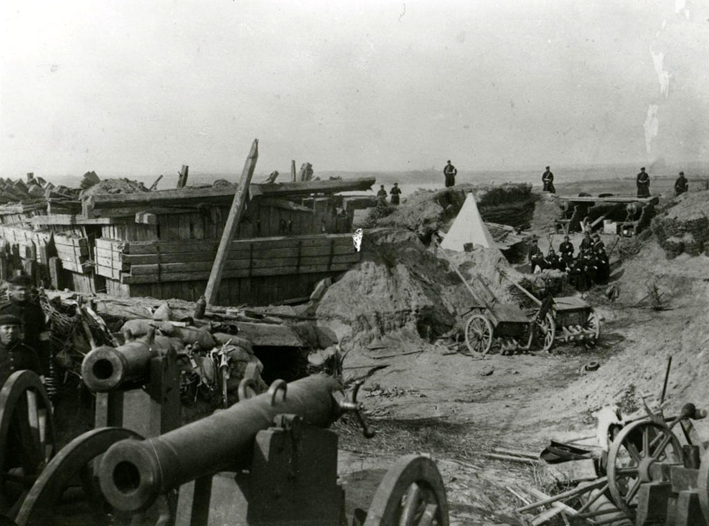 Exponat: Photo: Düppeler Schanzen nach dem Sturm der preußischen Truppen, 1864