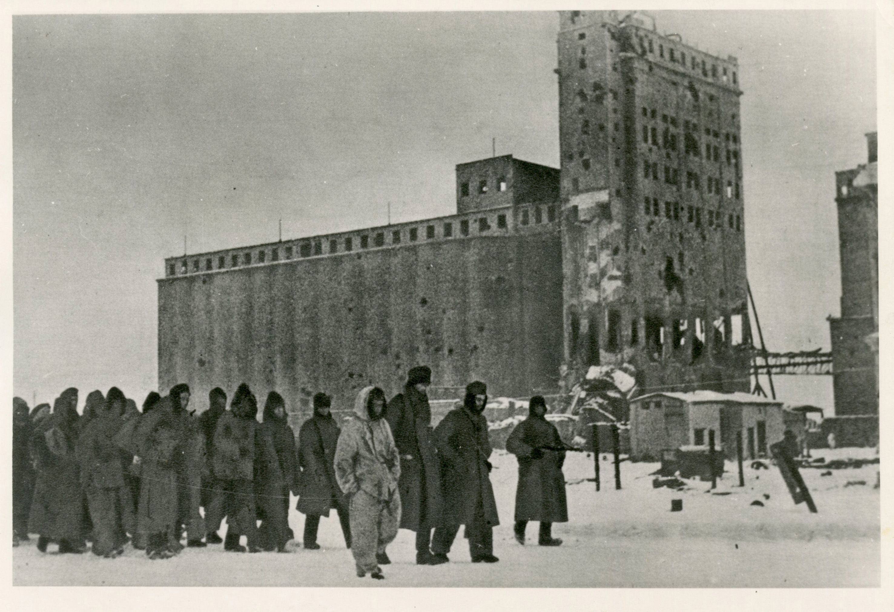 Foto: Deutsche Kriegsgefangene nach der Schlacht von Stalingrad, 1943