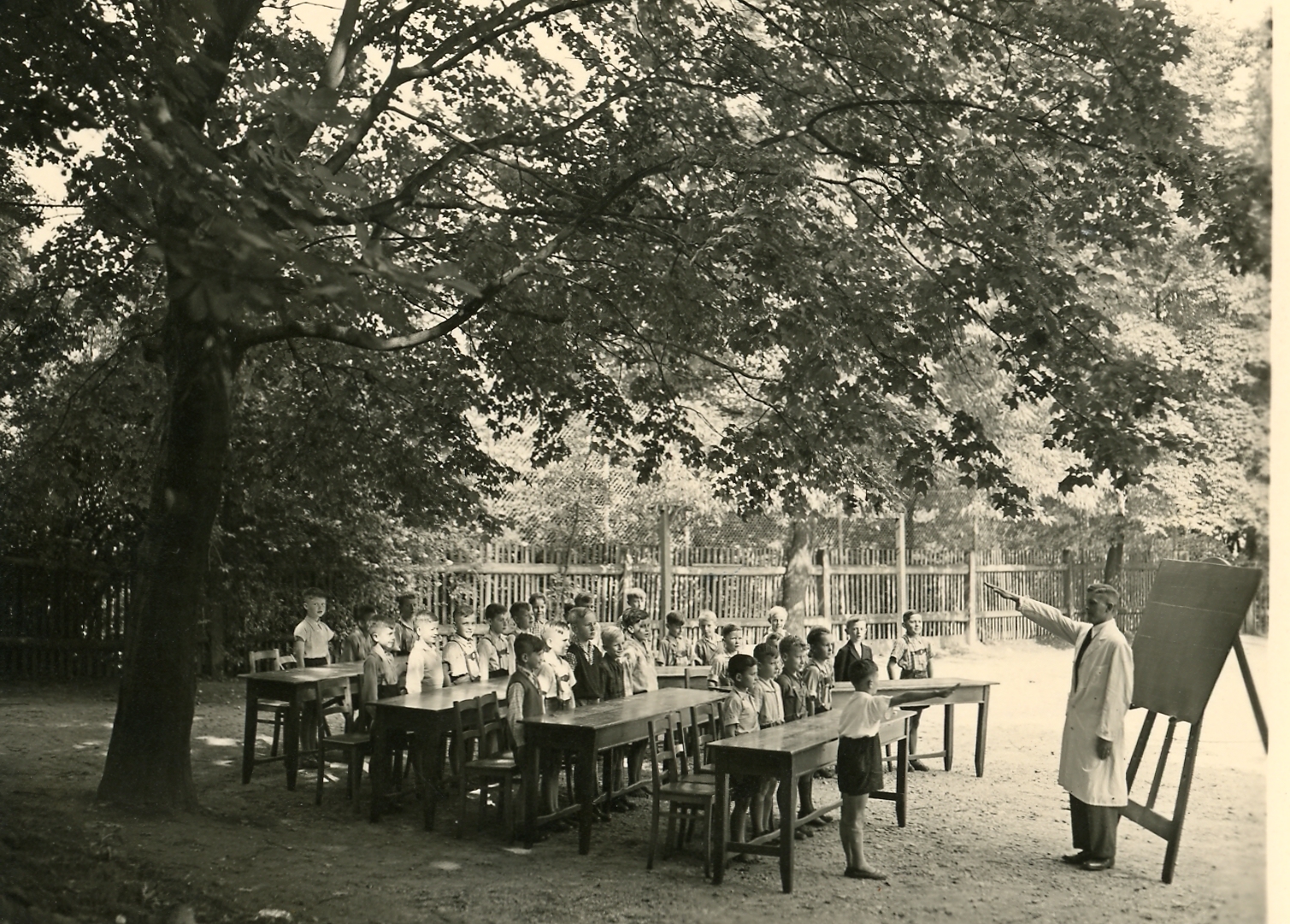 Klasse 4 der Fichteschule Mittweida mit Rüdiger Gensthaler