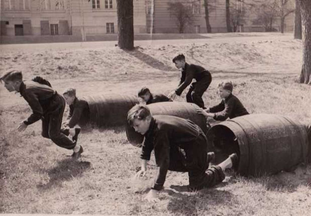 [Photo: G&uuml;nther Vogel, um 1942]
